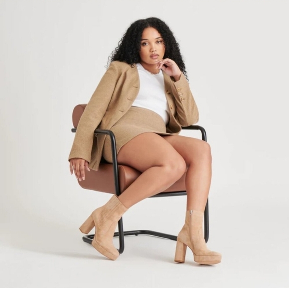 🔹️DOLCE VITA🔹️ Suede Cinny Boots in camel Ankle Booties - Picture 9 of 9